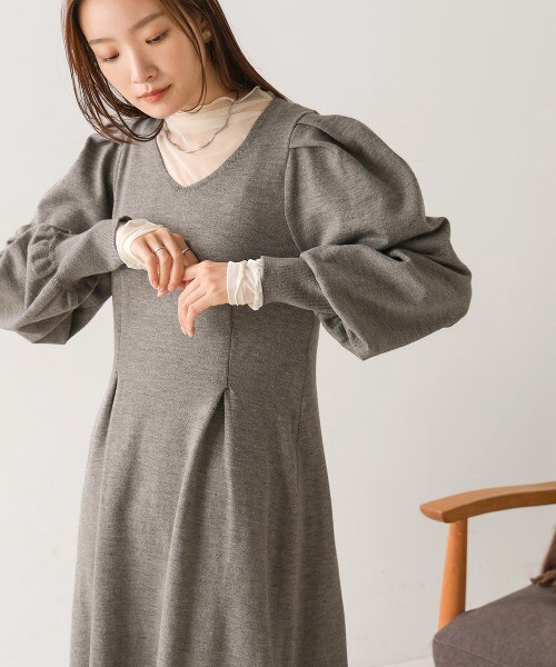 【SALE】目の詰まったニット素材でディテールがきれい☆ウエストタックフレアーラインニットワンピース