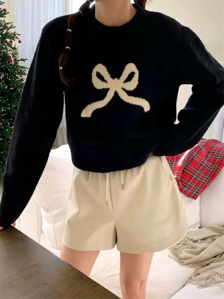リボン柄がかわいいニットプルオーバー
