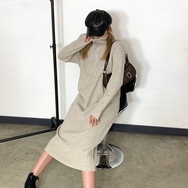 【2024新作】ZIPスタンドリブワンピース　ニットワンピース　ロングワンピース　ハーフZIP