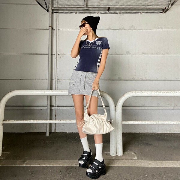 【2025新作】ムララインVネックTシャツ　半袖　ウォッシュド　配色　サッカーシャツ　夏服　春服