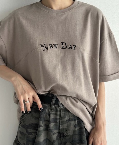 【2025秋冬新作】NEW DAY切り替えボックスTシャツ