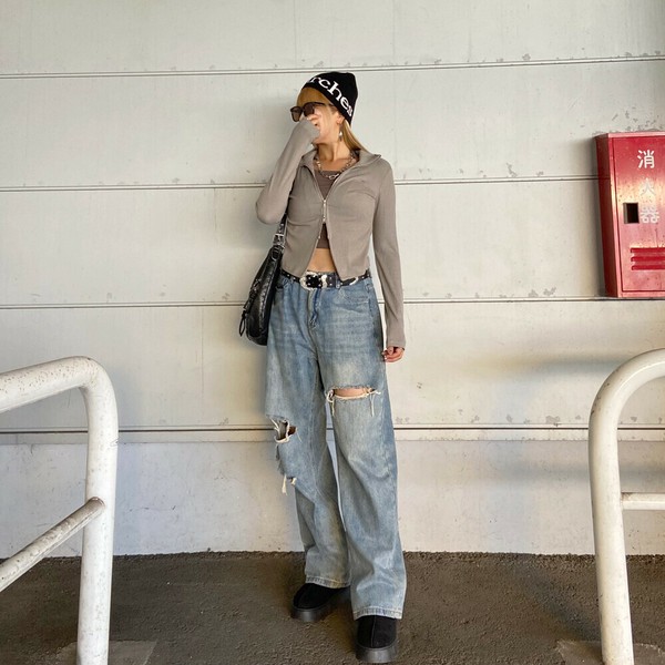 【2025新作】アンサンブル風リブトップス　ホルターネック　スタンドネック　WZIP　プレート　秋服