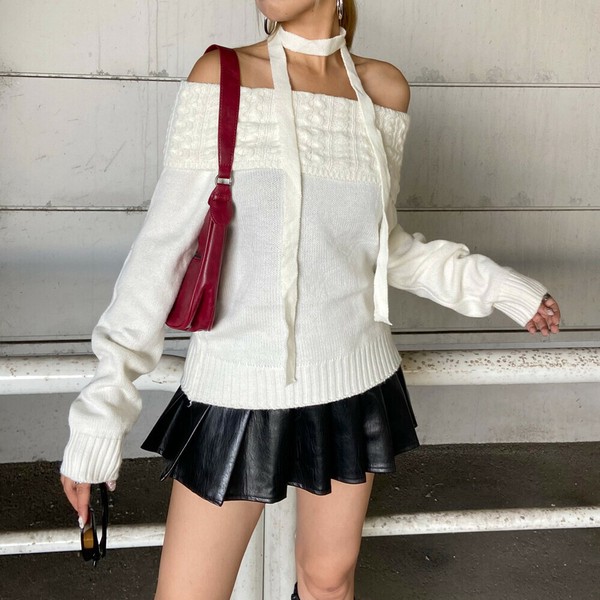 【2025新作】ケーブル切替オフショルトップス　ニットトップス　チョーカー付き　冬ニット　肌見せ