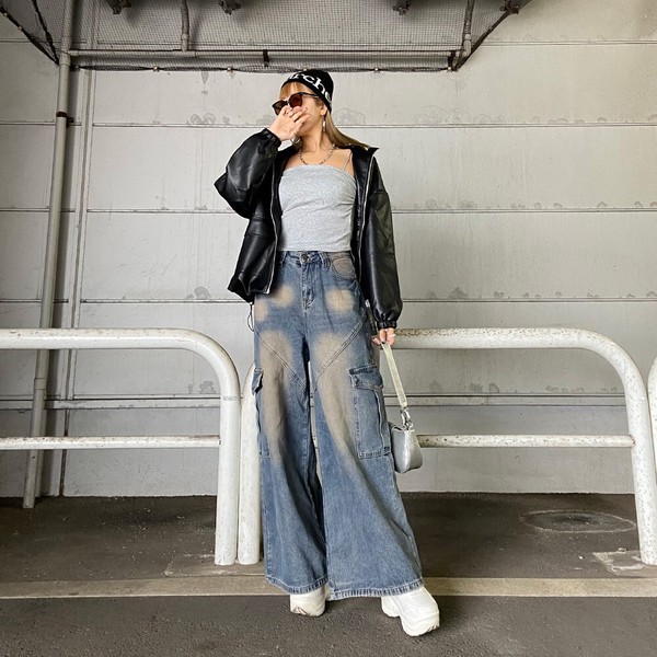 【2026新作】切替デニムカーゴパンツ　ウオッシュ加工　ブリーチ　ワイドパンツ　デニムパンツ