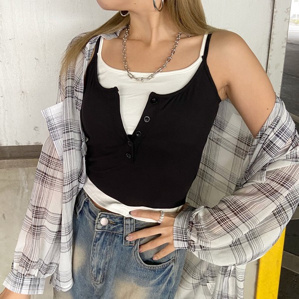 【2026新作】ボタンヘンリーアンサンブル風キャミソール　インナー　配色　レイヤード風　パッド付き