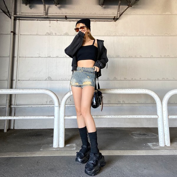 【2026新作】ハトメレイヤード風デニムショートパンツ　ダメージ　ウォッシュド　ラップスカート　春服