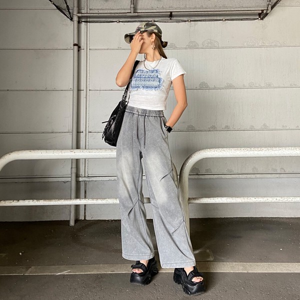 【再入荷】【2026新作】デニムロゴショートTシャツ　チビT　ブリーチ　ムラ　半袖　ダメージ　夏服