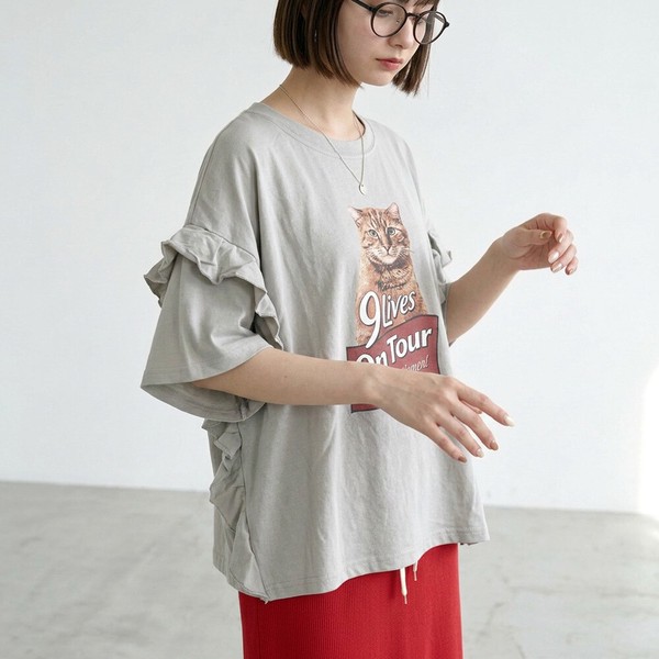 【2026新作】【大人気の為再入荷】袖フリルネコプルオーバー 　ゆったり　ロゴ　Tシャツ　アニマル　猫